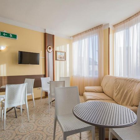 Hotel Rosy 바티파리아 외부 사진