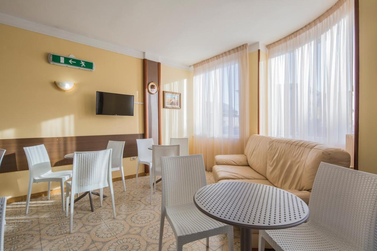 Hotel Rosy 바티파리아 외부 사진