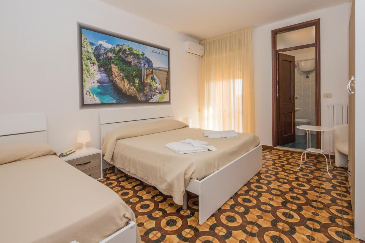 Hotel Rosy 바티파리아 외부 사진